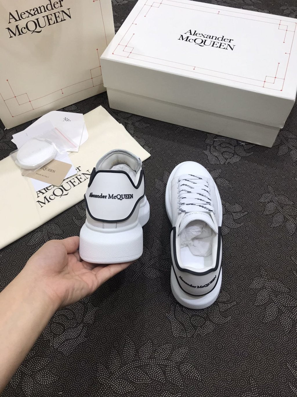 Oversized Sneaker (Men’s)